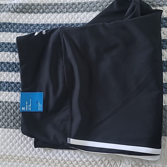 Adidas Short Tight - Picture 3 of 4